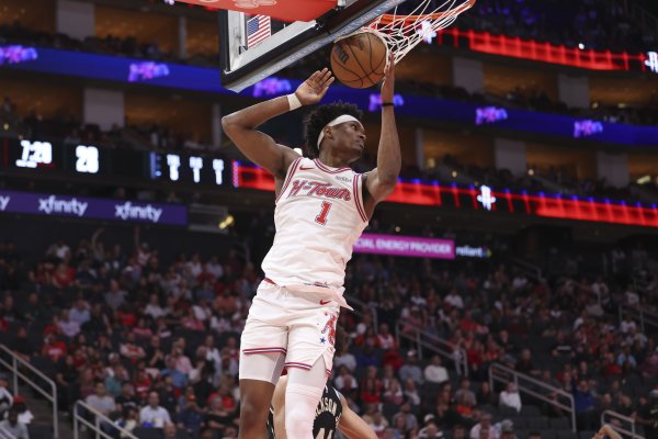 全国前三配资平台 冲击力太猛！阿门上半场14中10爆砍24分3板4助 罚球4中4