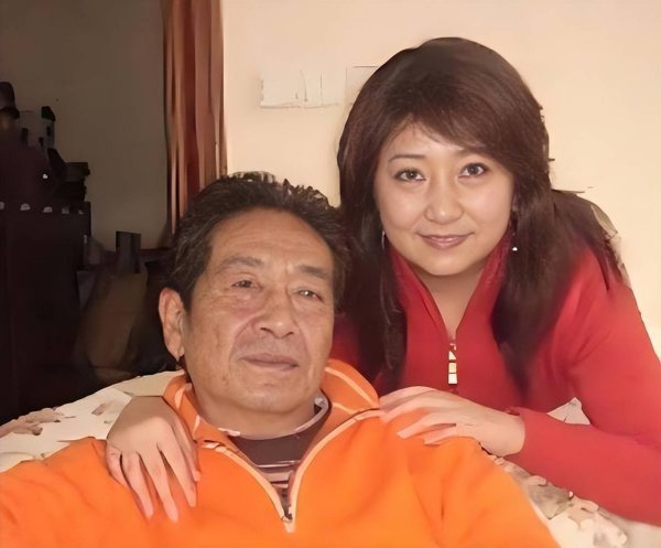 最大的证券公司 从被全网嘲到儿女双全！王奎荣37岁年龄差婚姻的12年坚守，中老年人必看！